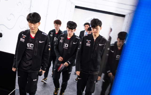 在分析哈利 在分析哈利