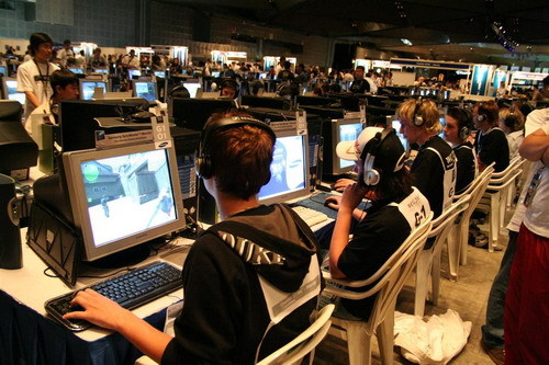 他不但通过 他不但通过