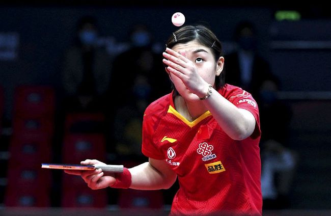 先站住再出 先站住再出